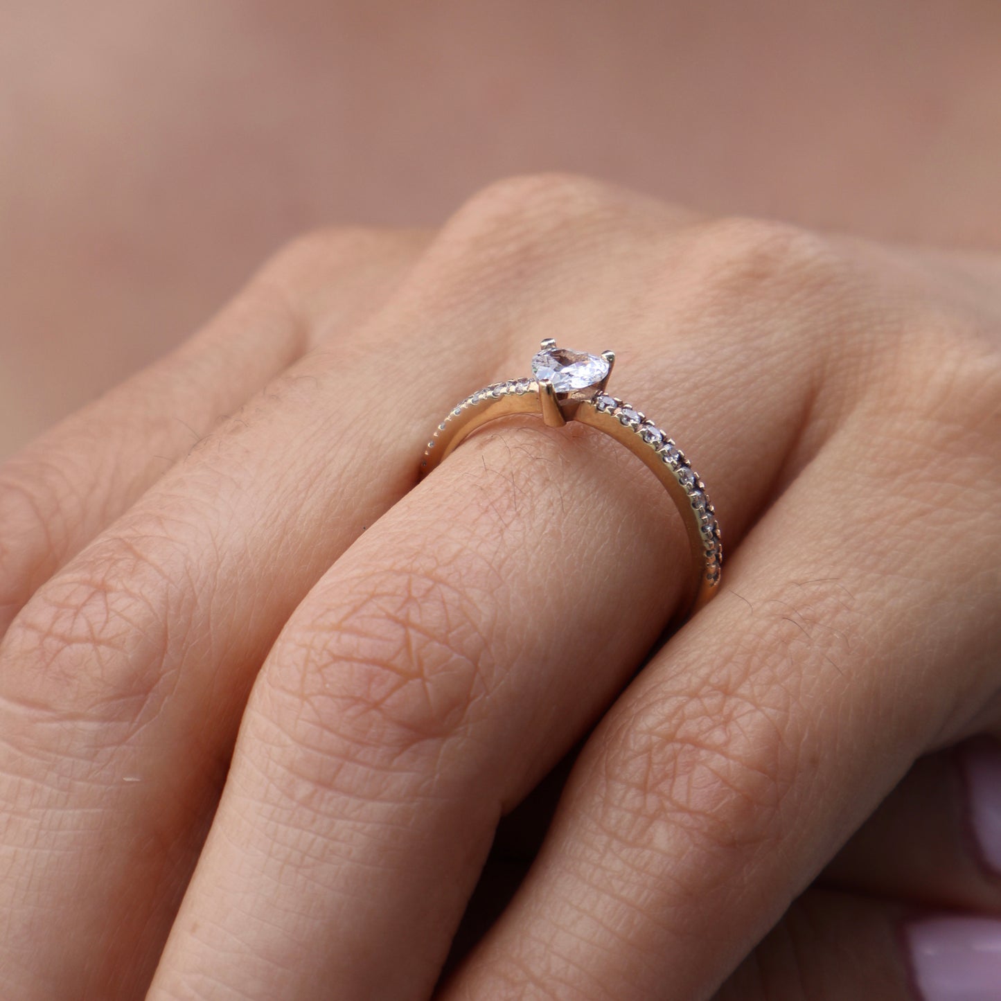 Anillo Amoret en oro amarillo 10k