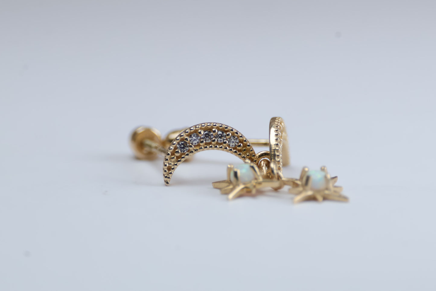Broqueles Luna con Estrella en Oro Amarillo 10k Cod. 14955