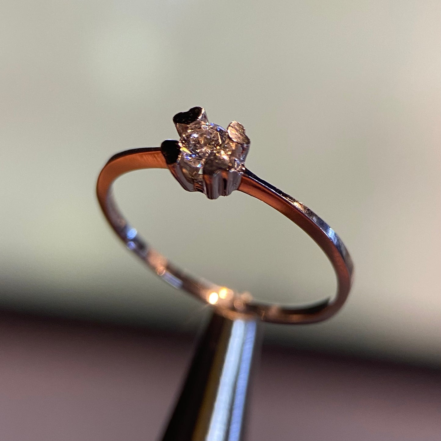 Anillo en oro blanco 14k con circonia blanca Mod: 14931
