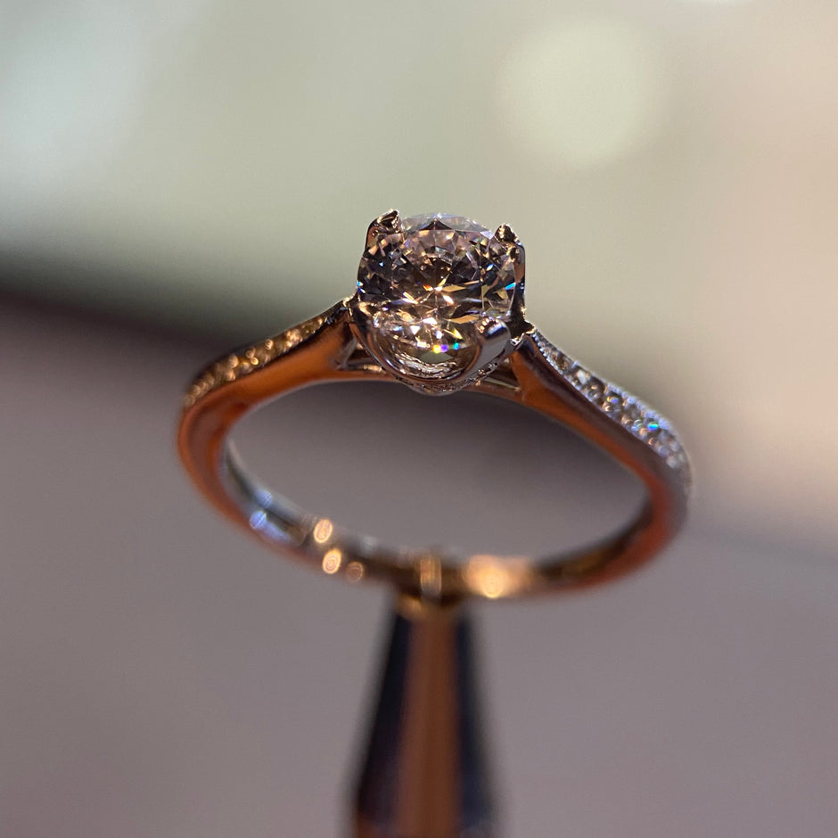 Anillo de compromiso en oro