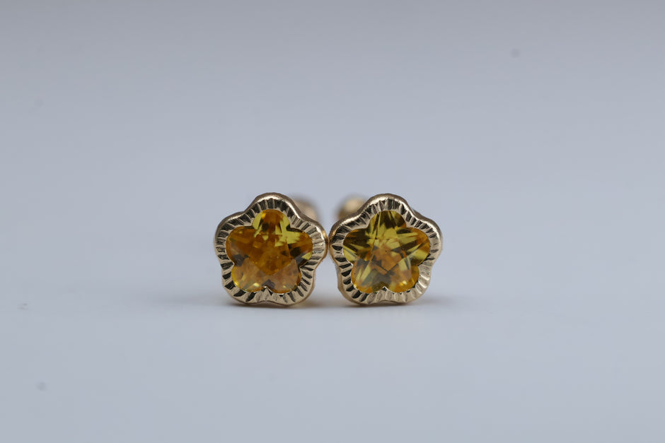 Broqueles Flor Diamanatada en Oro Amarillo 10k con Circonia Cod.1919-21 5.5mm