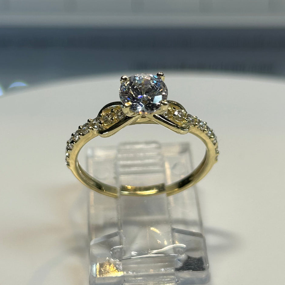 Anillo de compromiso en oro