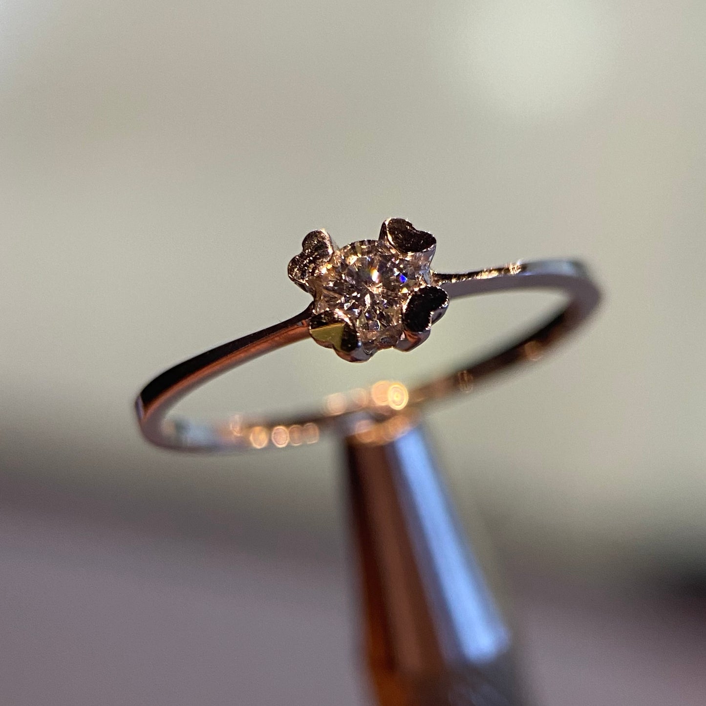Anillo en oro blanco 14k con circonia blanca Mod: 14931