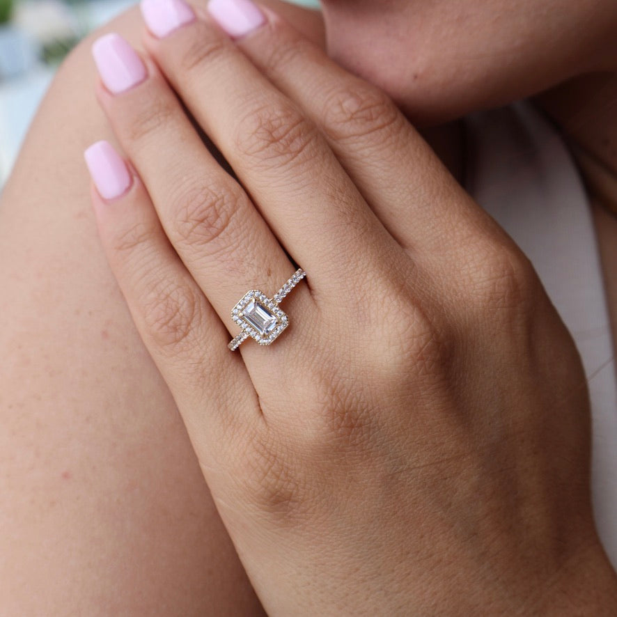 Anillo en Oro Amarillo 14k con Circonia Mod. 15884