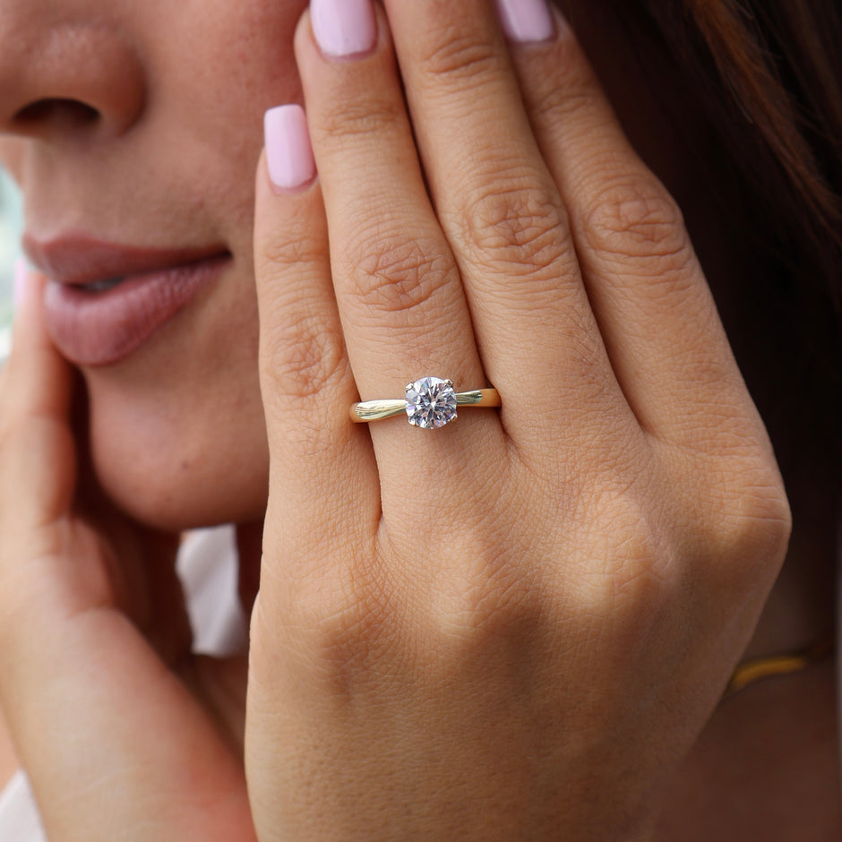 Anillo en oro Amarillo 10k con Circonia Mod. 16020