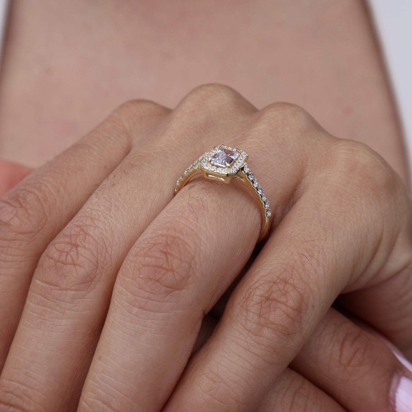 Anillo en Oro Amarillo 14k con Circonia Mod. 15884