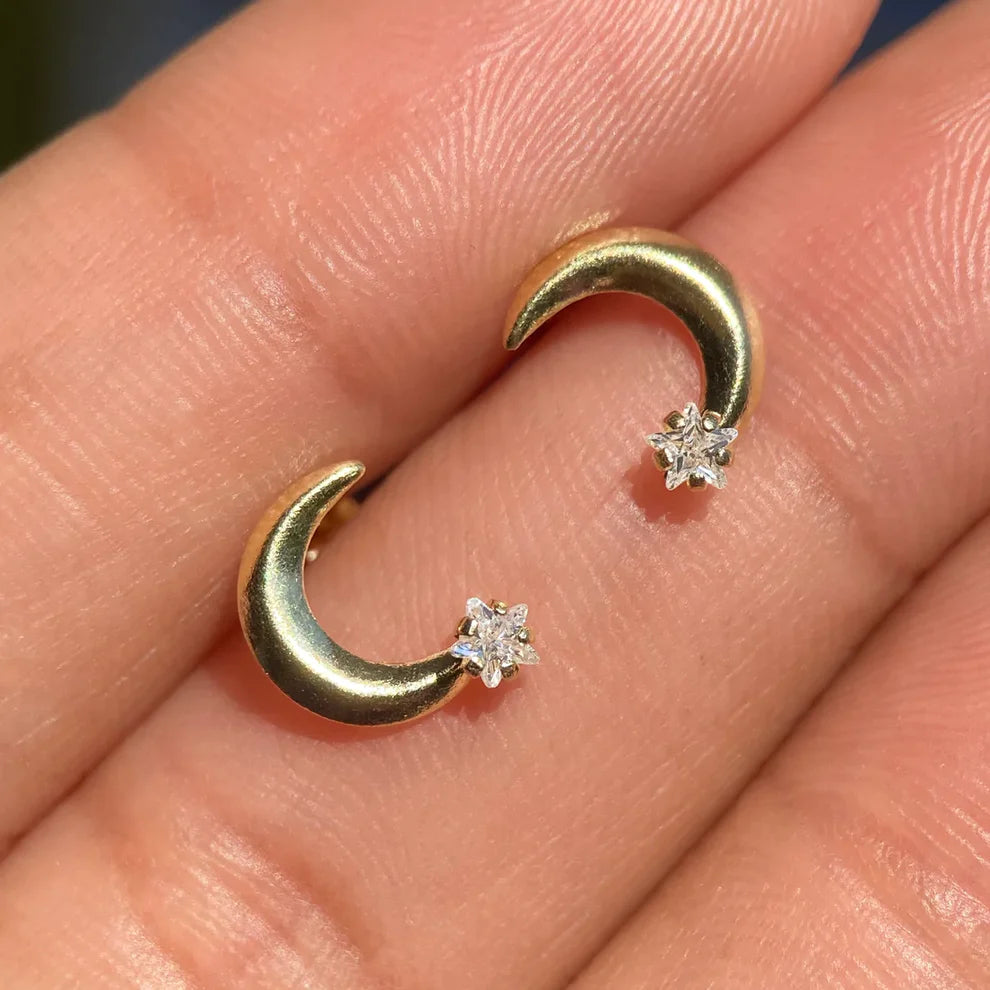 Broqueles Luna con Estrella en Oro Amarillo 10k con Circonia Cod.BRO238 8.5mm