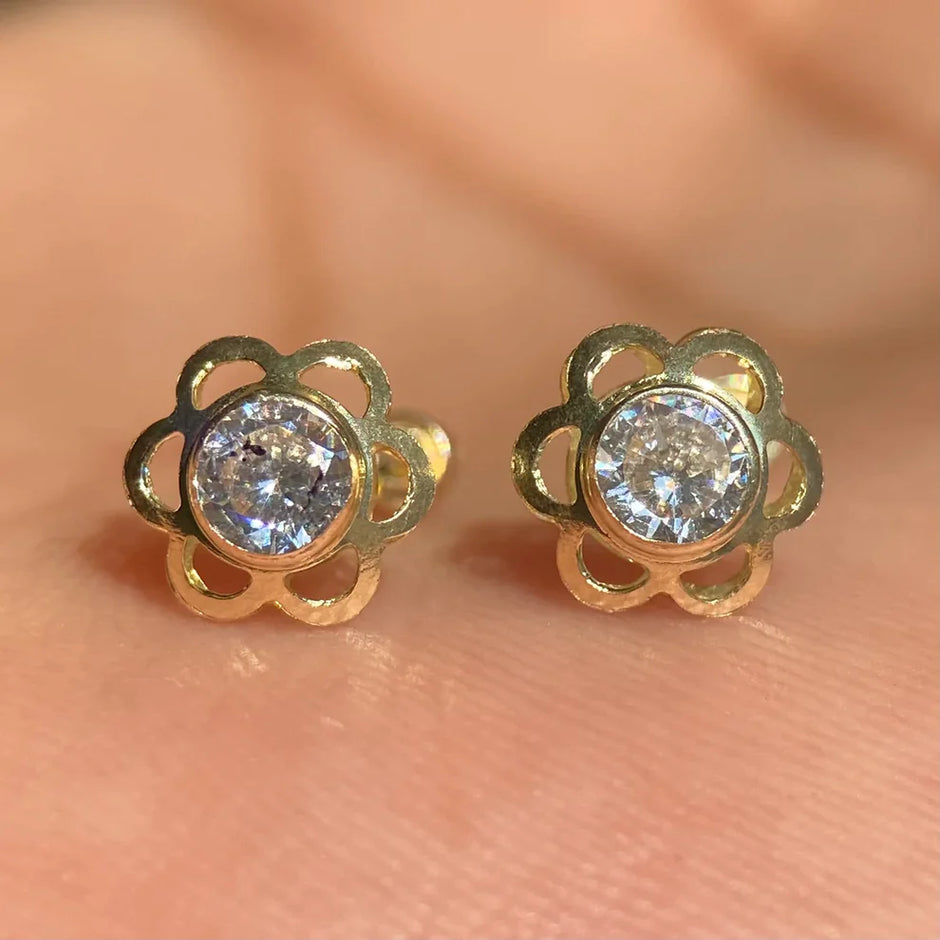 Broqueles Flor en oro marillo 10k con circonia Cod.BRO254 8mm