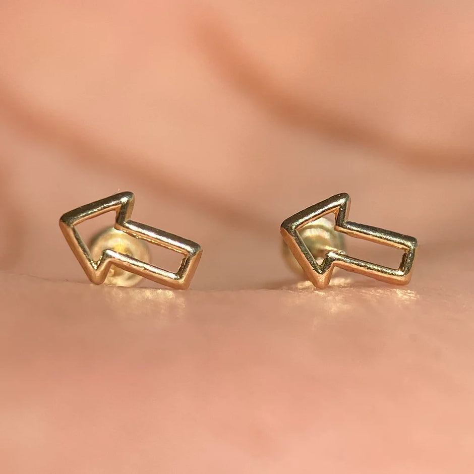 Broqueles Silueta Flecha en Oro Amarillo 10k Cod.Bro269 5.5mm