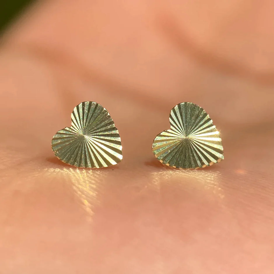 Broqueles Corazon Diamantado en Oro Amarillo 10k Cod. BRO275 6mm