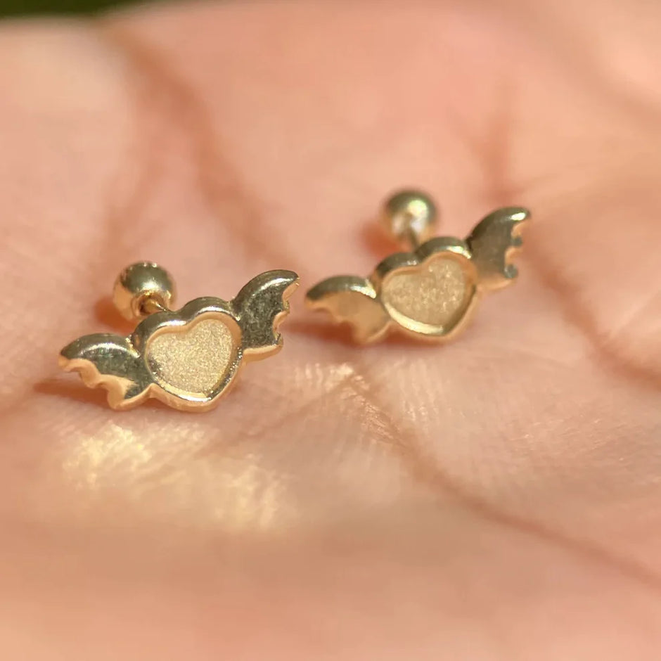 Broqueles Corazon con Alas en Oro Amarillo 10k Cod.BRO306 1cm