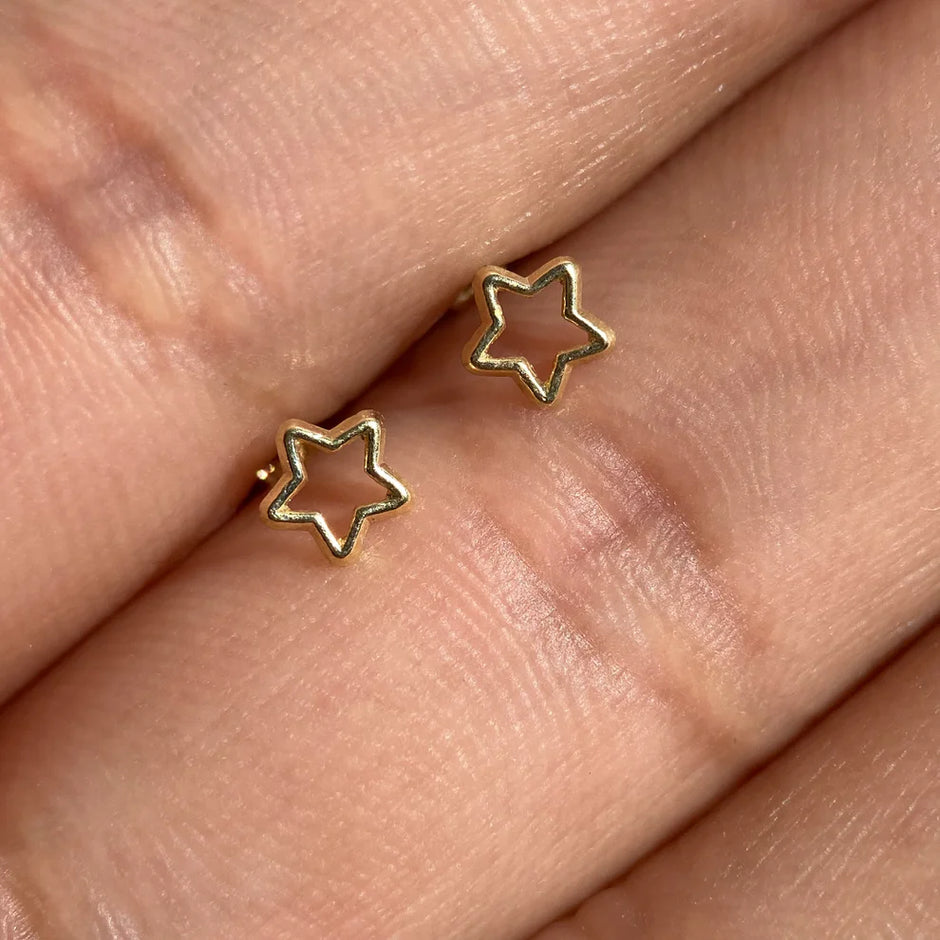 Broqueles Silueta Estrella en Oro Amarillo 10k Cod. BRO311 4.5mm