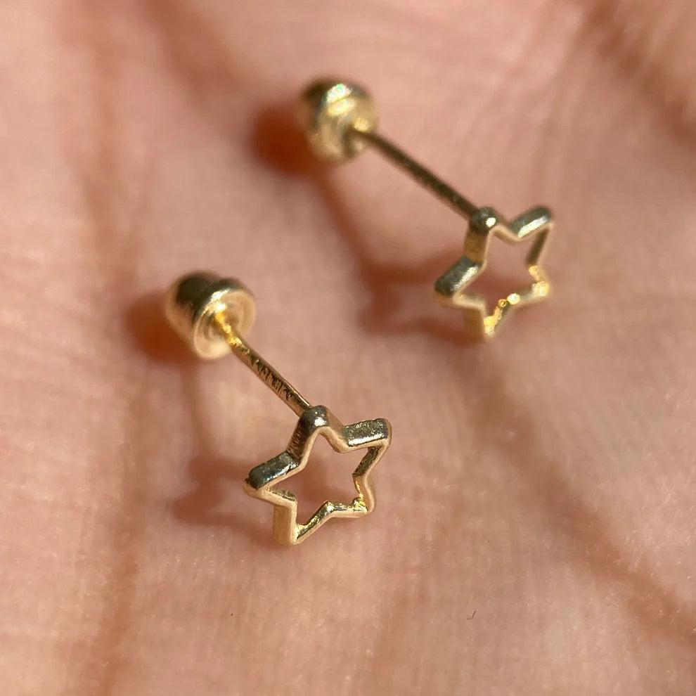 Broqueles Silueta Estrella en Oro Amarillo 10k Cod. BRO311 4.5mm