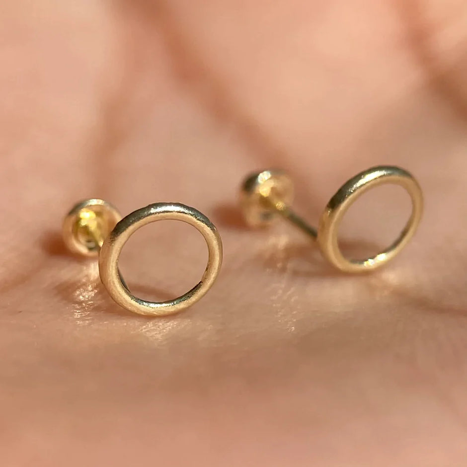 Broqueles Silueta Circulo en Oro Amarillo 10k Cod.BRO313 5.5mm