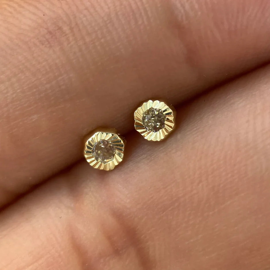 Broqueles Hexagono Diamantado en oro Amarillo 10k con Circonia Cod.BROML006 4MM