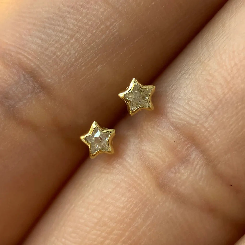 Broqueles Estrella en Oro Amarillo 10k con Circonia Cod. BROML008 5mm