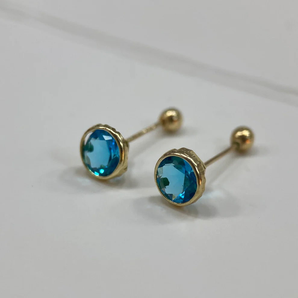 Broqueles Recto en Oro Amarillo 10k con Circonia Azul Cielo Cod.BROML001 5.5mm