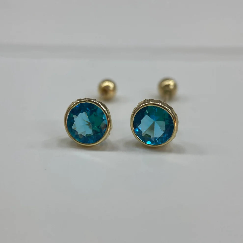 Broqueles Recto en Oro Amarillo 10k con Circonia Azul Cielo Cod.BROML001 5.5mm