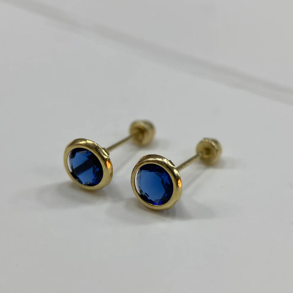 Broqueles Recto en Oro Amarillo 10k con Circonia Azul Rey Cod.BROML001 5.5MM