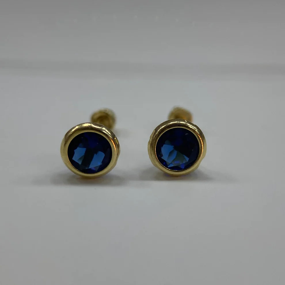 Broqueles Recto en Oro Amarillo 10k con Circonia Azul Rey Cod.BROML001 5.5MM