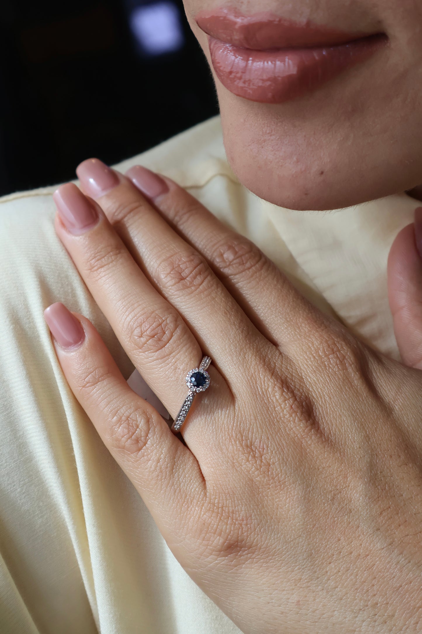 Anillo Cira en Oro Blanco 14k con Zafiro 0.30 ct