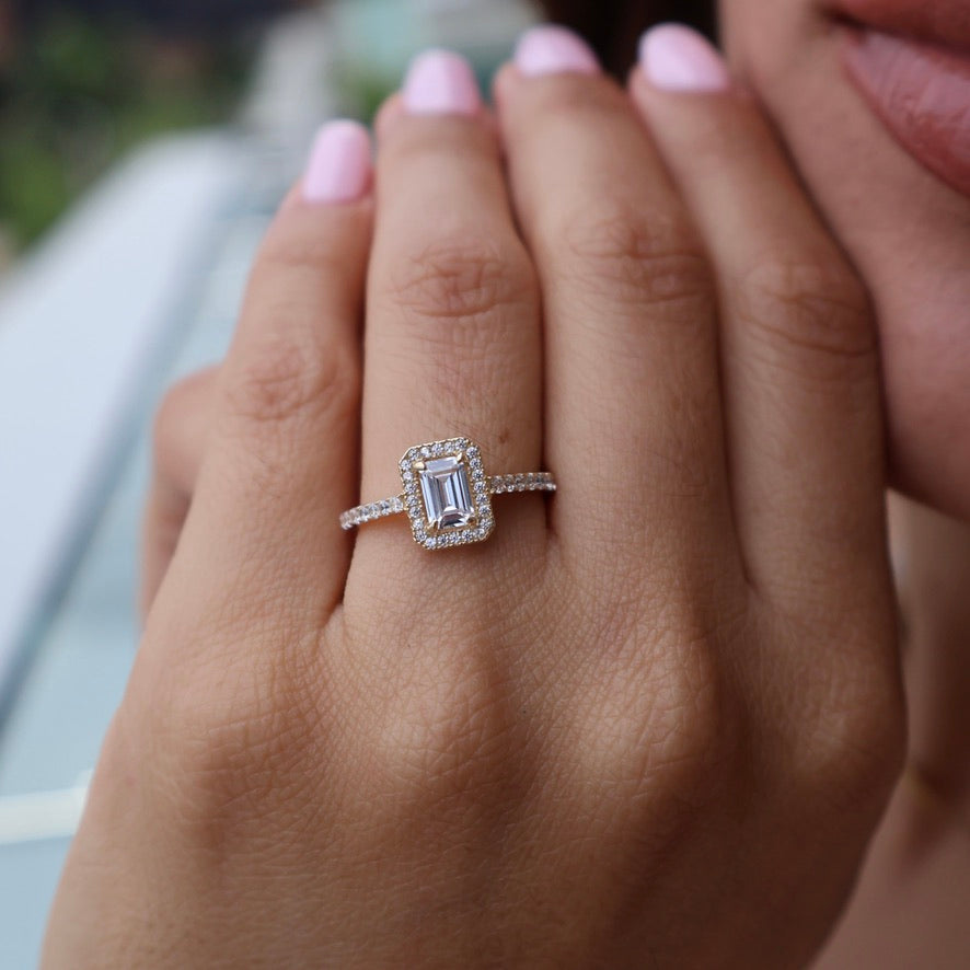 Anillo en Oro Amarillo 14k con Circonia Mod. 15884