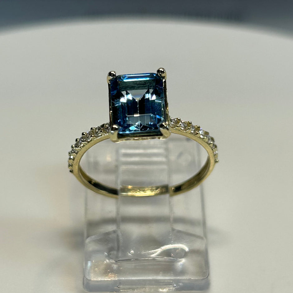 Anillo de compromiso en oro