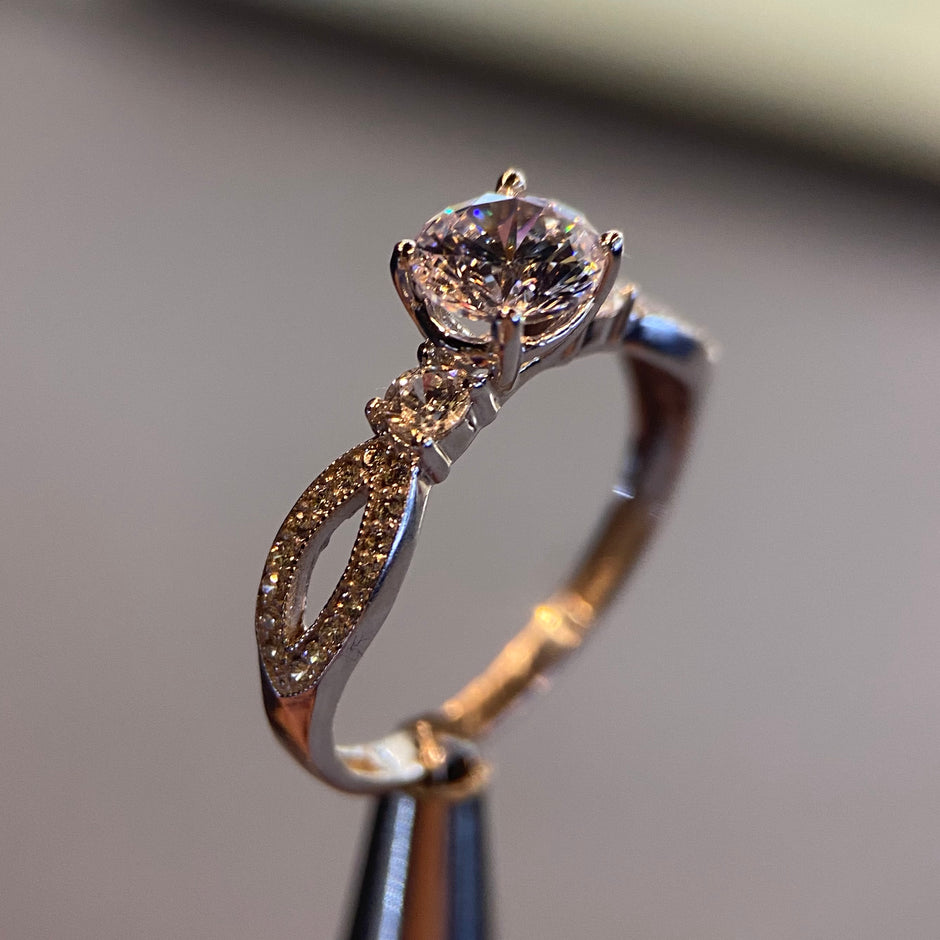 Anillo de compromiso en oro