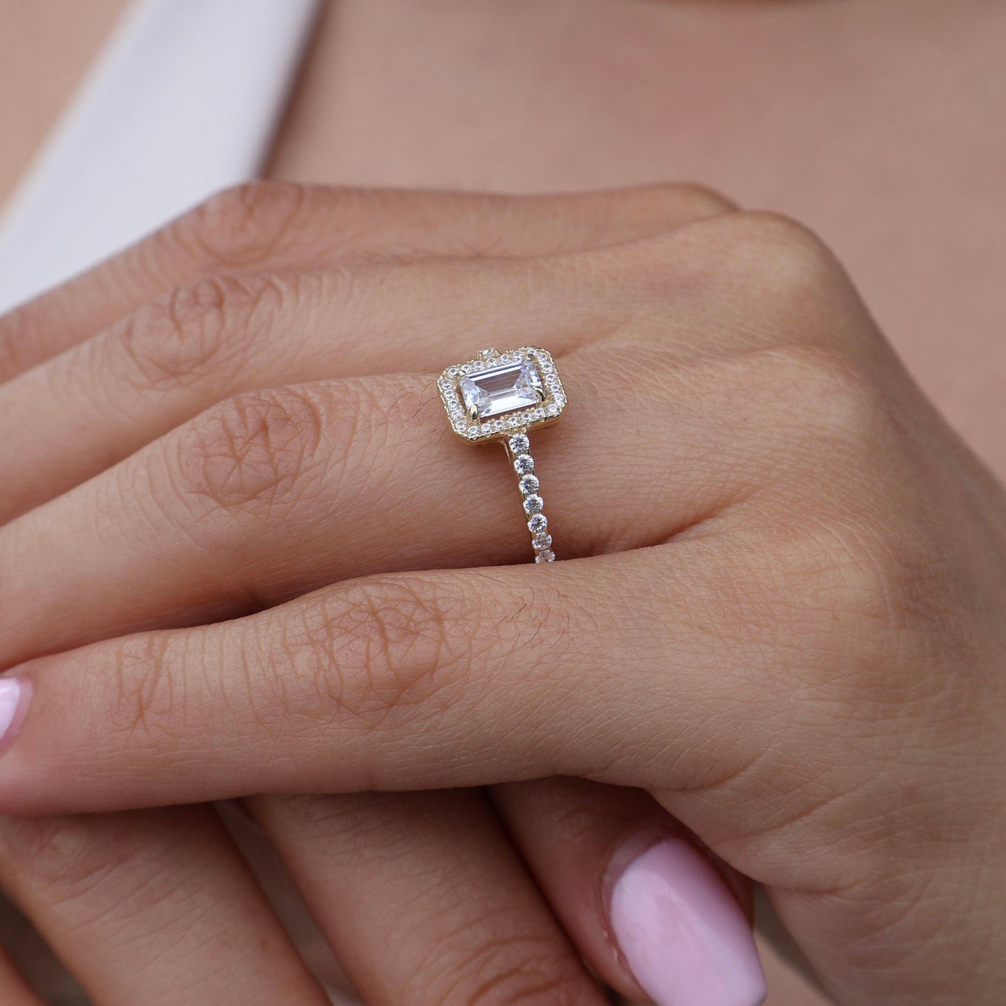 Anillo en Oro Amarillo 14k con Circonia Mod. 15884