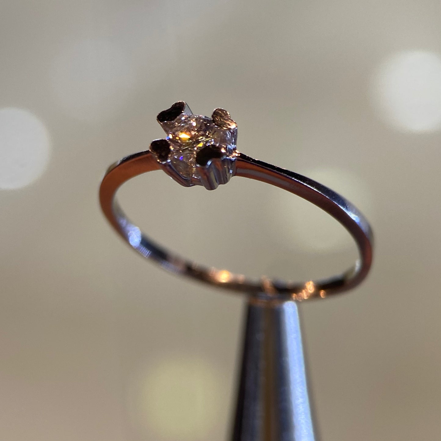 Anillo en oro blanco 14k con circonia blanca Mod: 14931