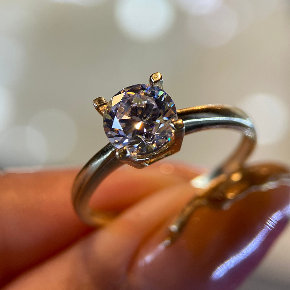 Anillo de compromiso en oro