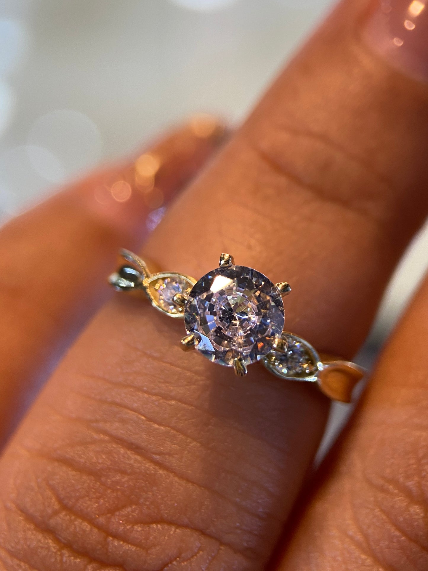 Anillo en Oro Amarillo 10k con Circonias Mod. 15228