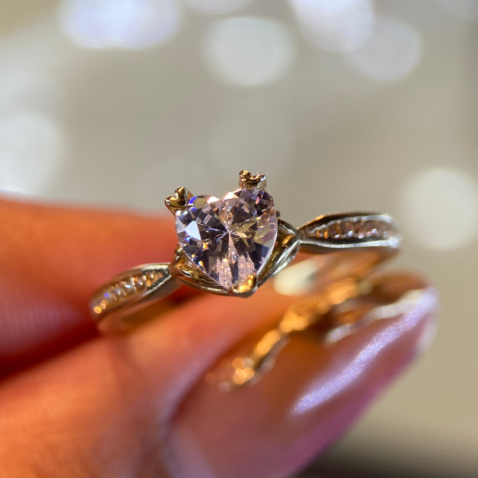 Anillo de compromiso en oro
