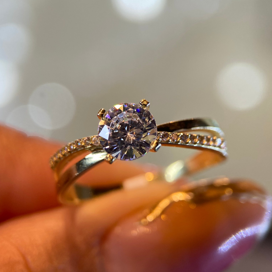 Anillo de compromiso en oro