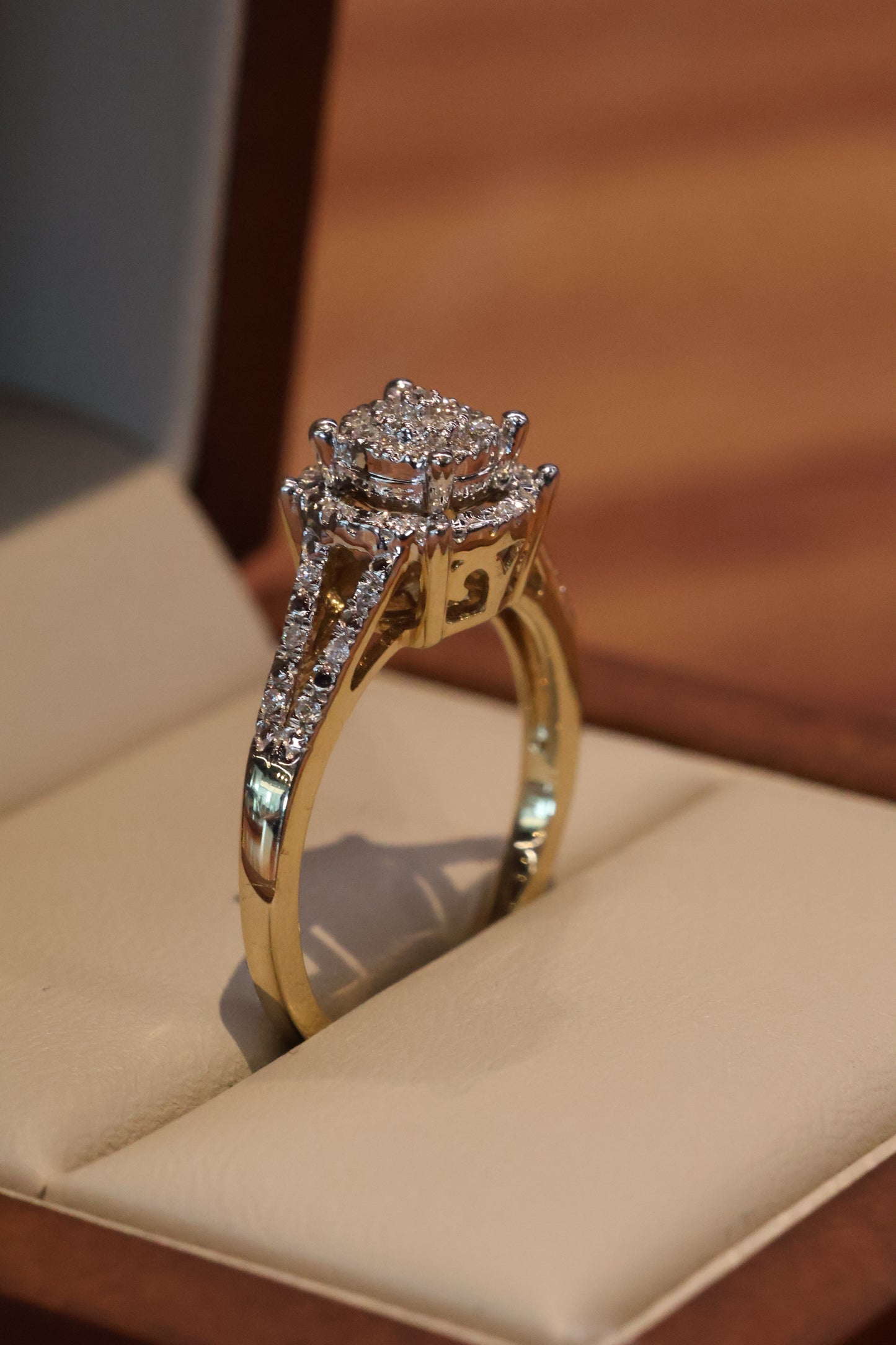 Anillo OF1773 en oro amarillo 14k con diamante natural .18cts