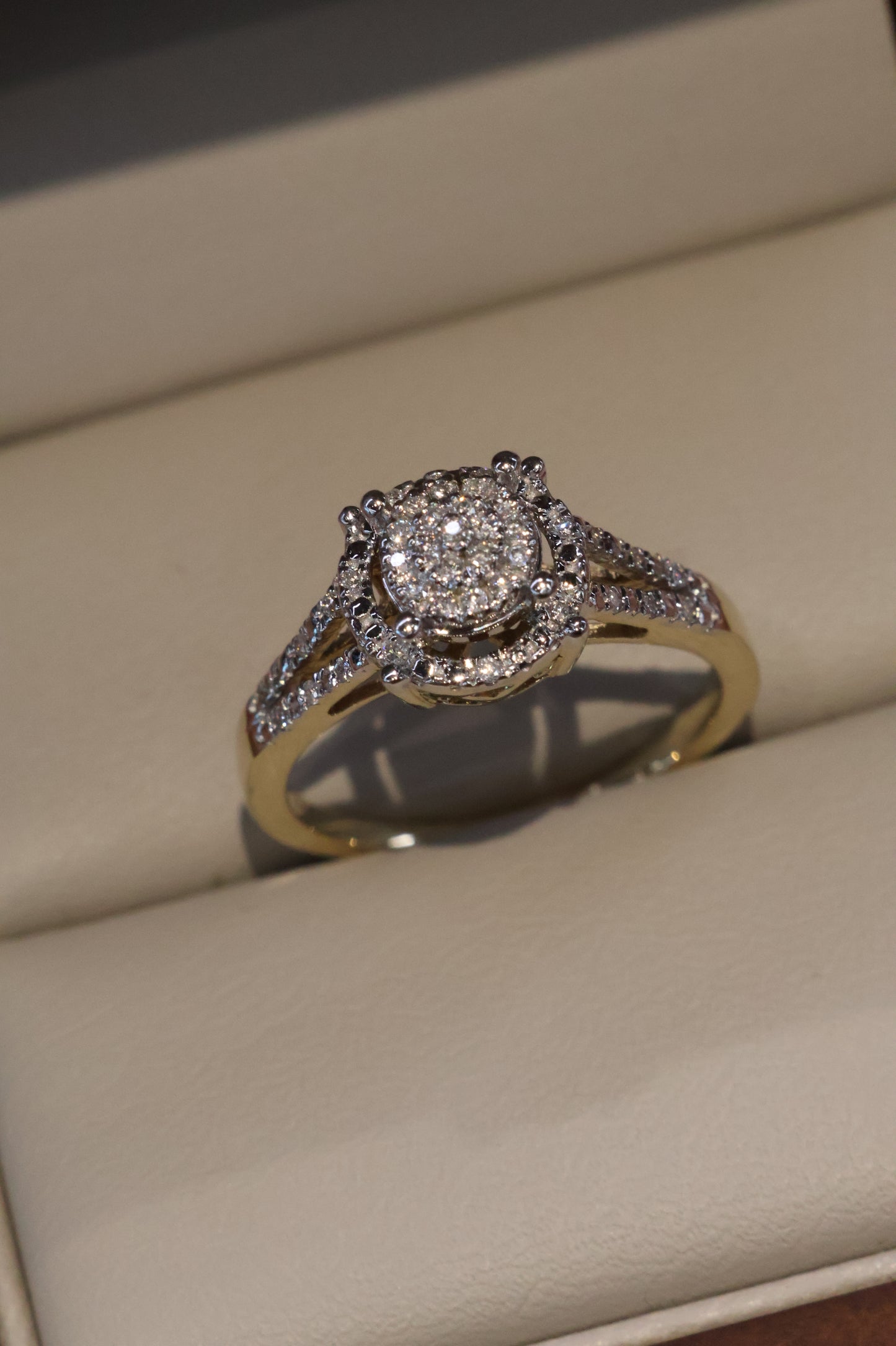 Anillo OF1773 en oro amarillo 14k con diamante natural .18cts