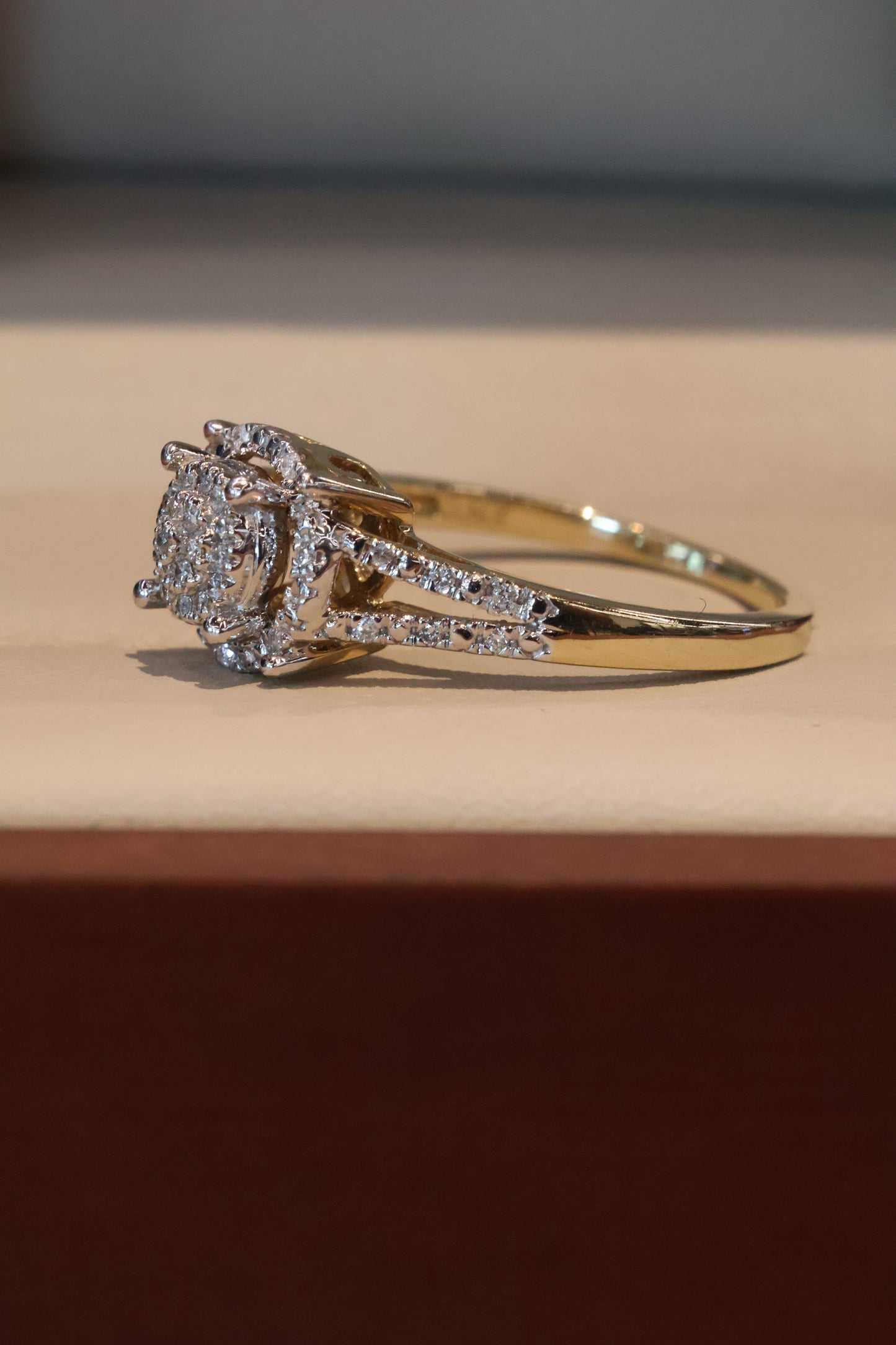 Anillo OF1773 en oro amarillo 14k con diamante natural .18cts