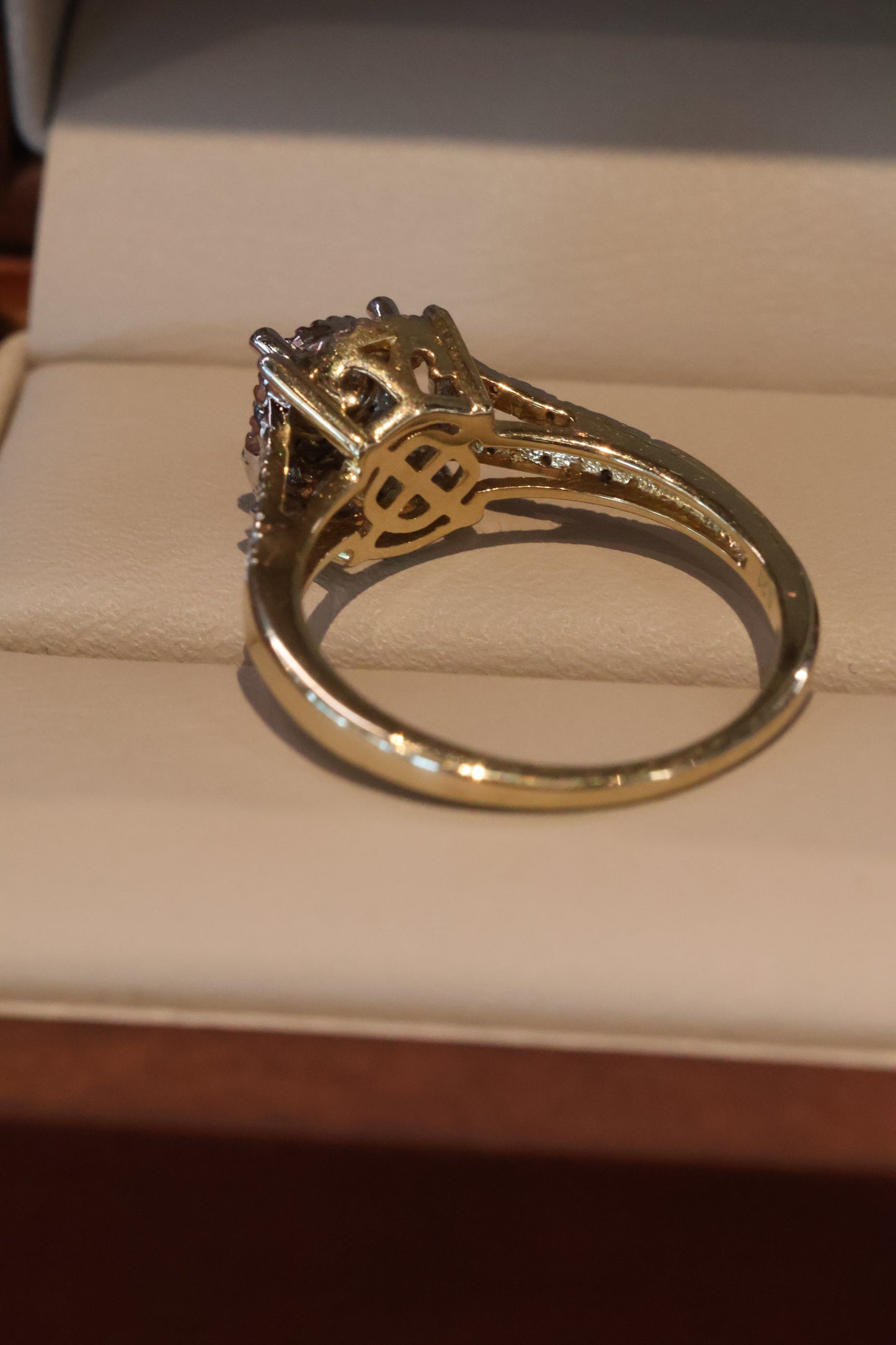 Anillo OF1773 en oro amarillo 14k con diamante natural .18cts