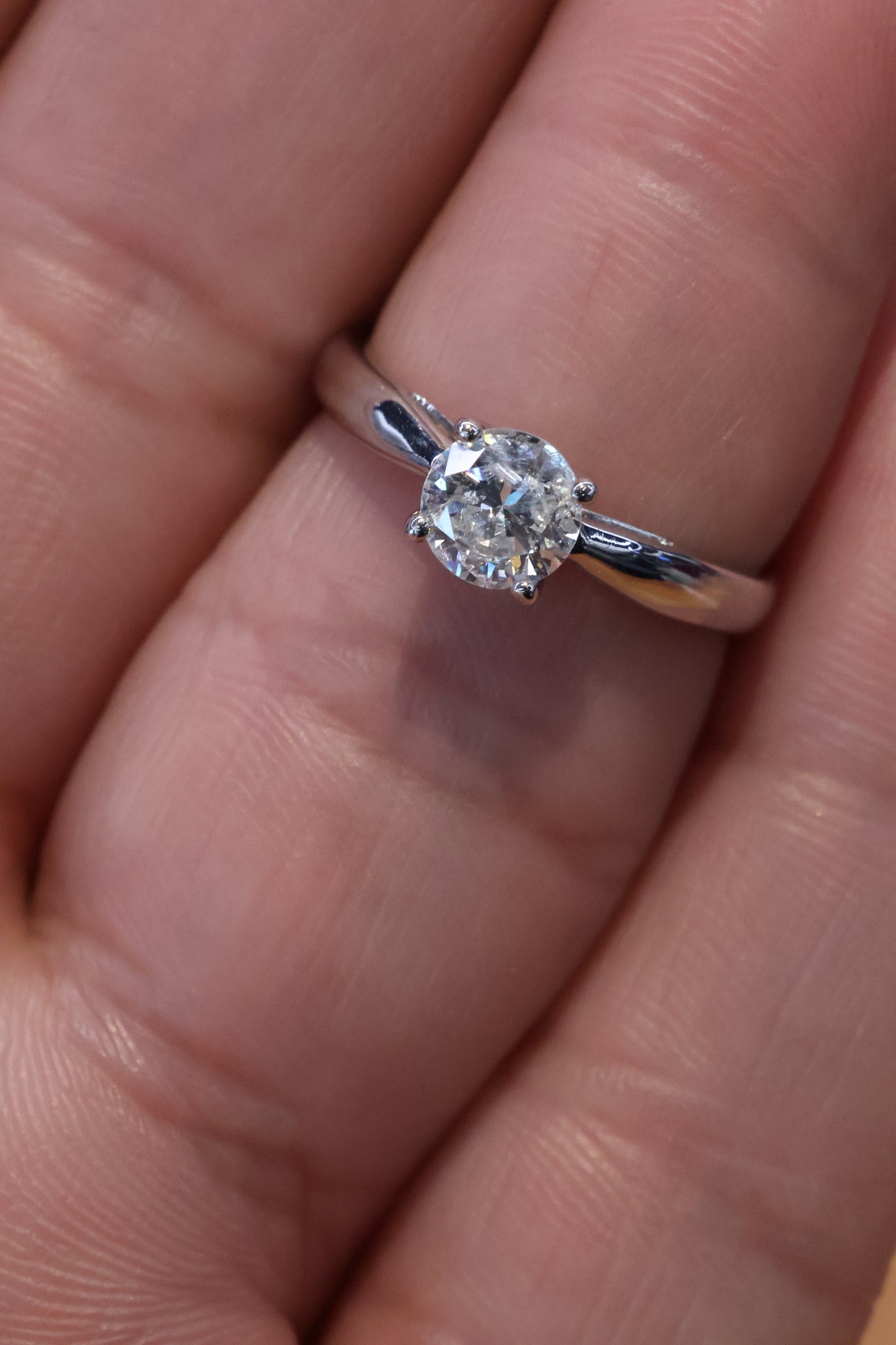 Anillo OF1637 en oro blanco 14k con diamante natural .80cts