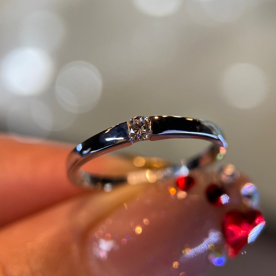 Anillo en Oro Blanco de 14k con Diamante natural .07cts  Mod: OF1891