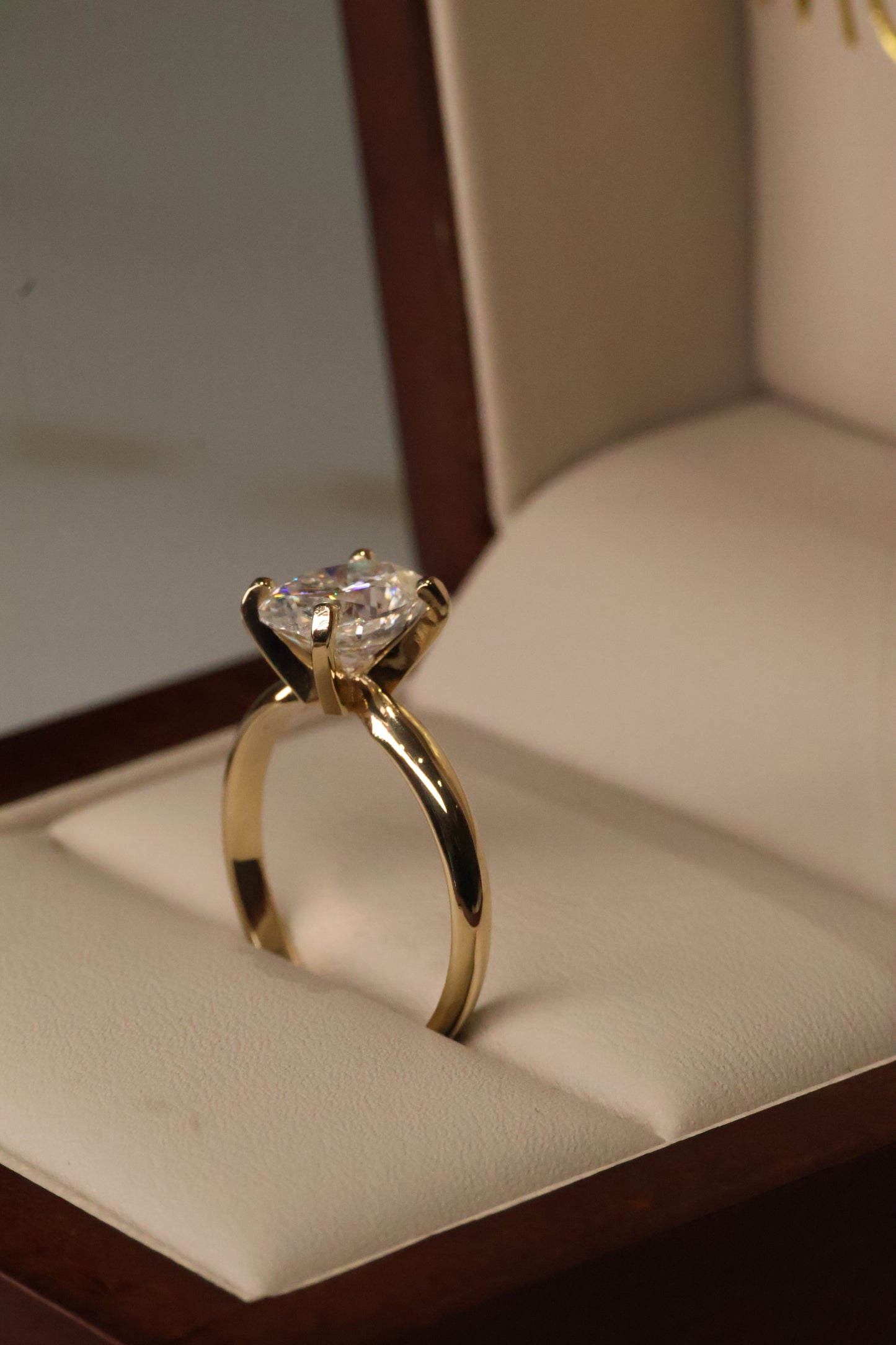 Anillo Emily en Oro Amarillo 14k con Moissanita 1.5ct Mod.15969