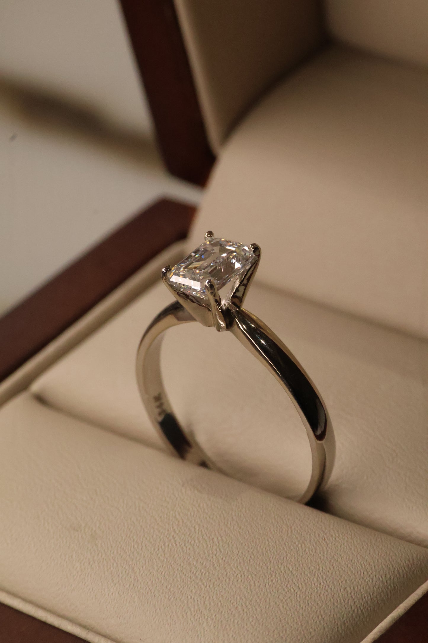 Anillo Aria solitario en Oro Blanco 14k con Diamante Laboratorio 1.03ct Mod.15898