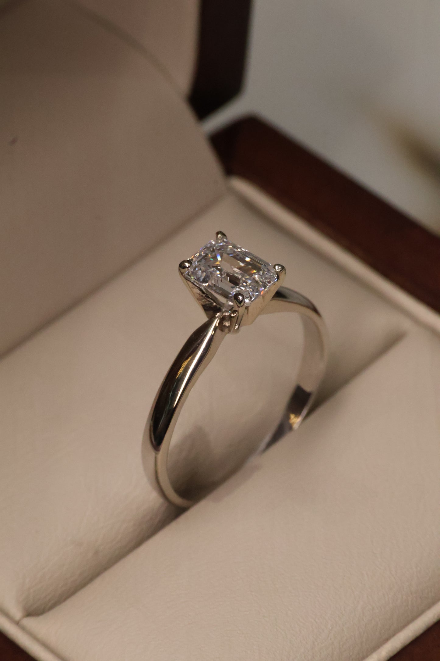 Anillo Aria solitario en Oro Blanco 14k con Diamante Laboratorio 1.03ct Mod.15898