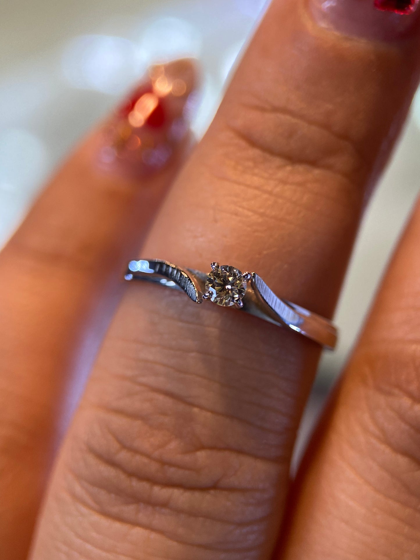 Anillo en Oro Blanco de 14k con Diamante Natural .14cts Mod: OF1885