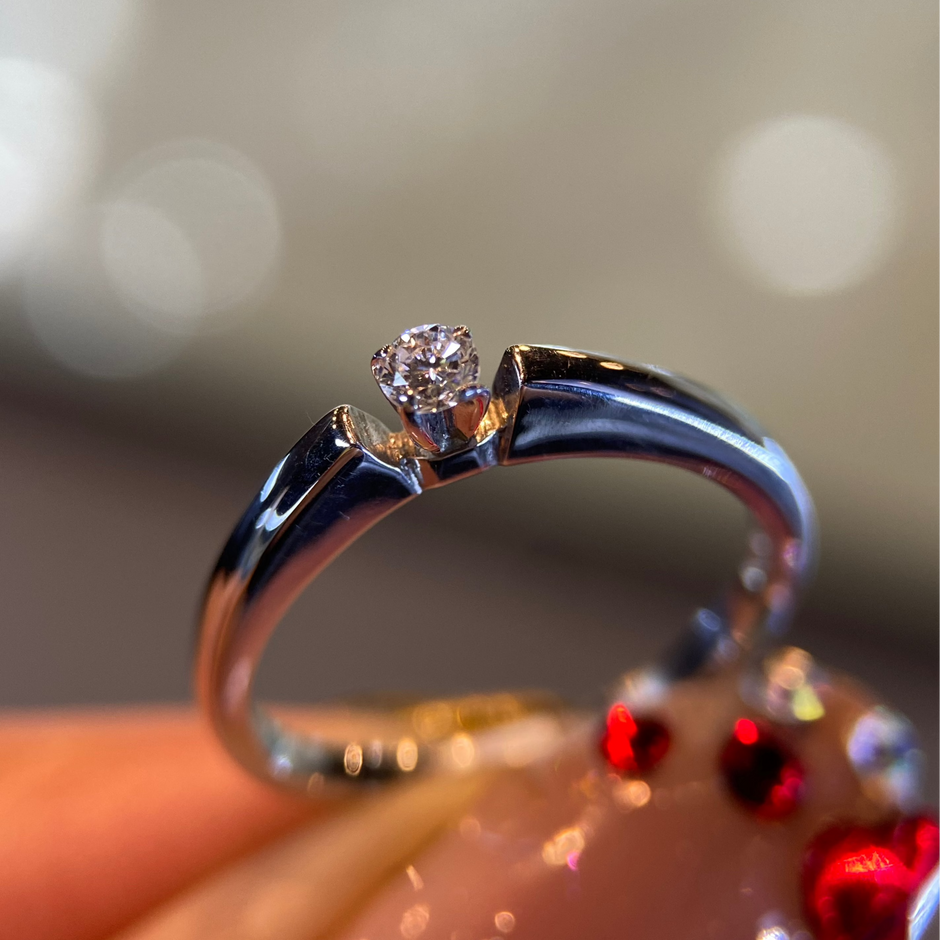 Anillo en Oro Blanco de 14k con Diamante Natural .15cts  Mod: OF1890