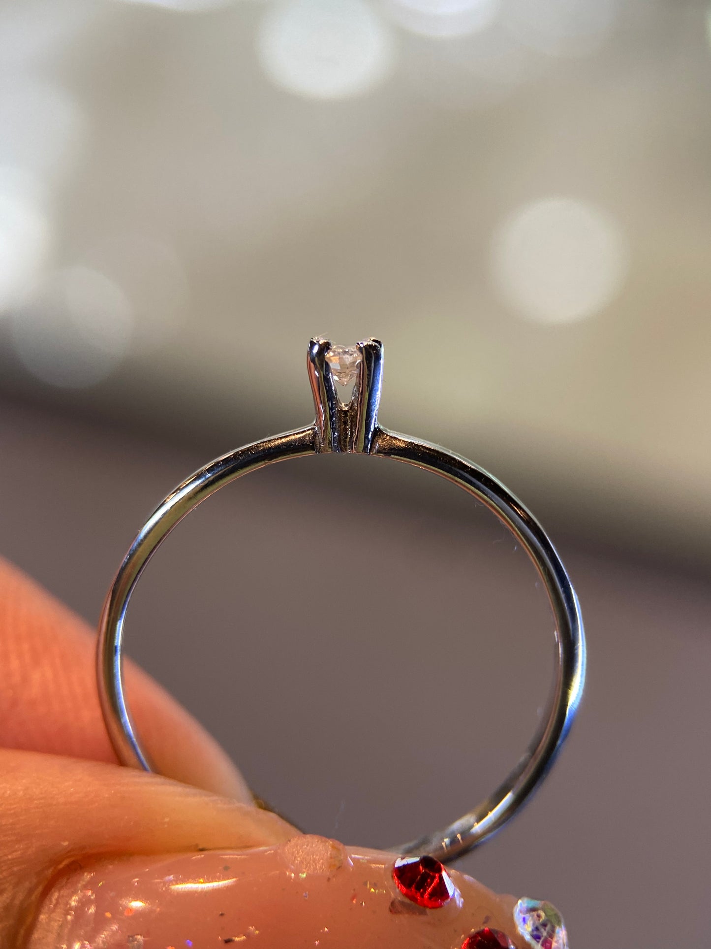 Anillo en Oro Blanco de 14k con Diamante Natural .06cts Mod: OF2146