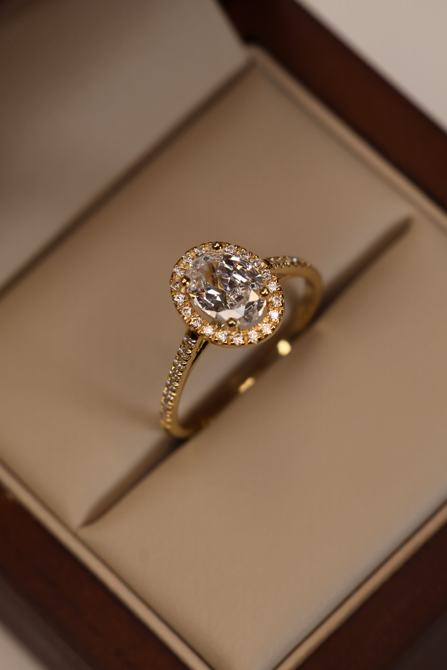 Anillo Sienna en Oro Amarillo 14k con Circonia Mod.15897