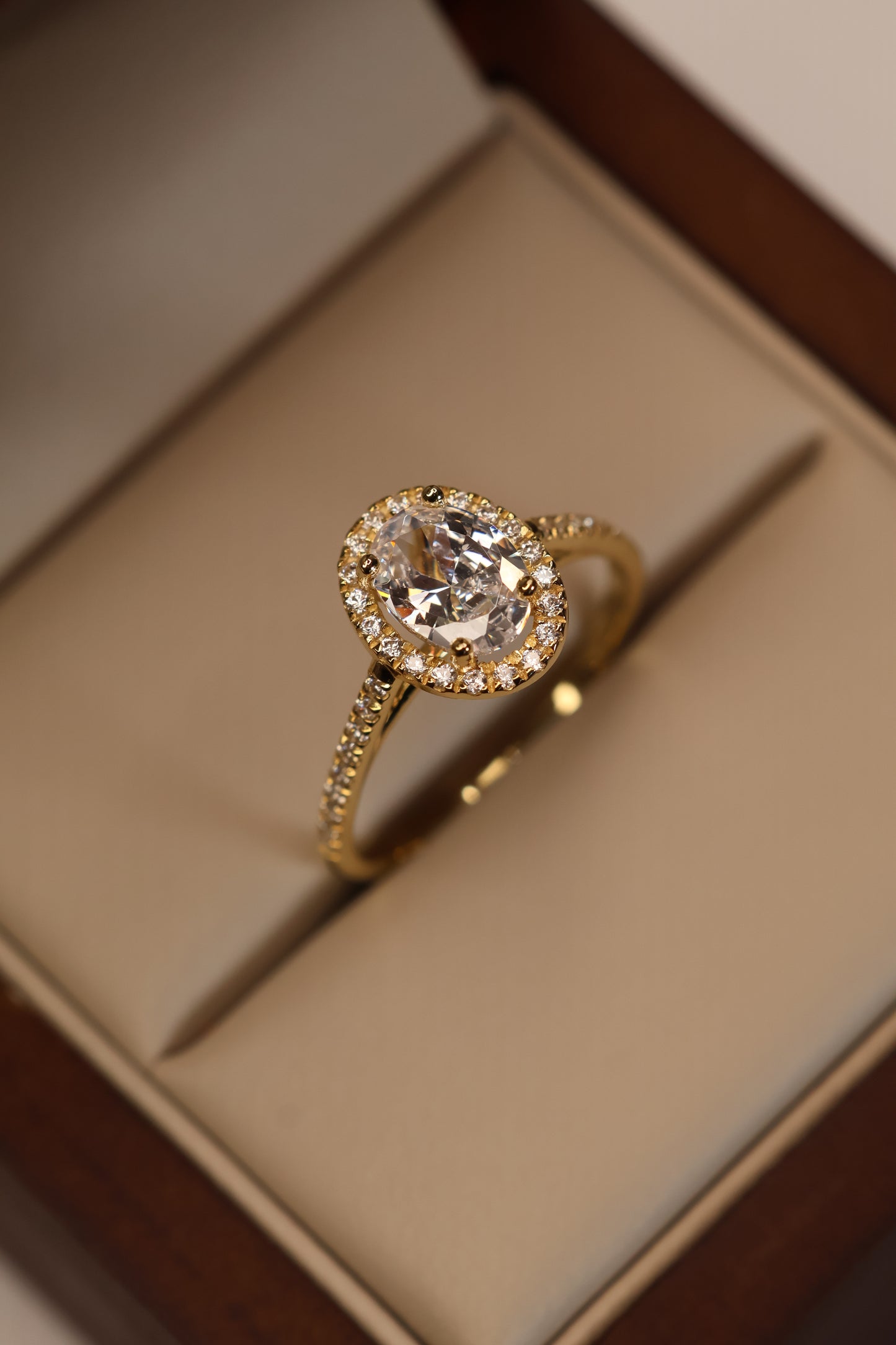 Anillo en Oro Amarillo 14k con Circonia Mod.15897