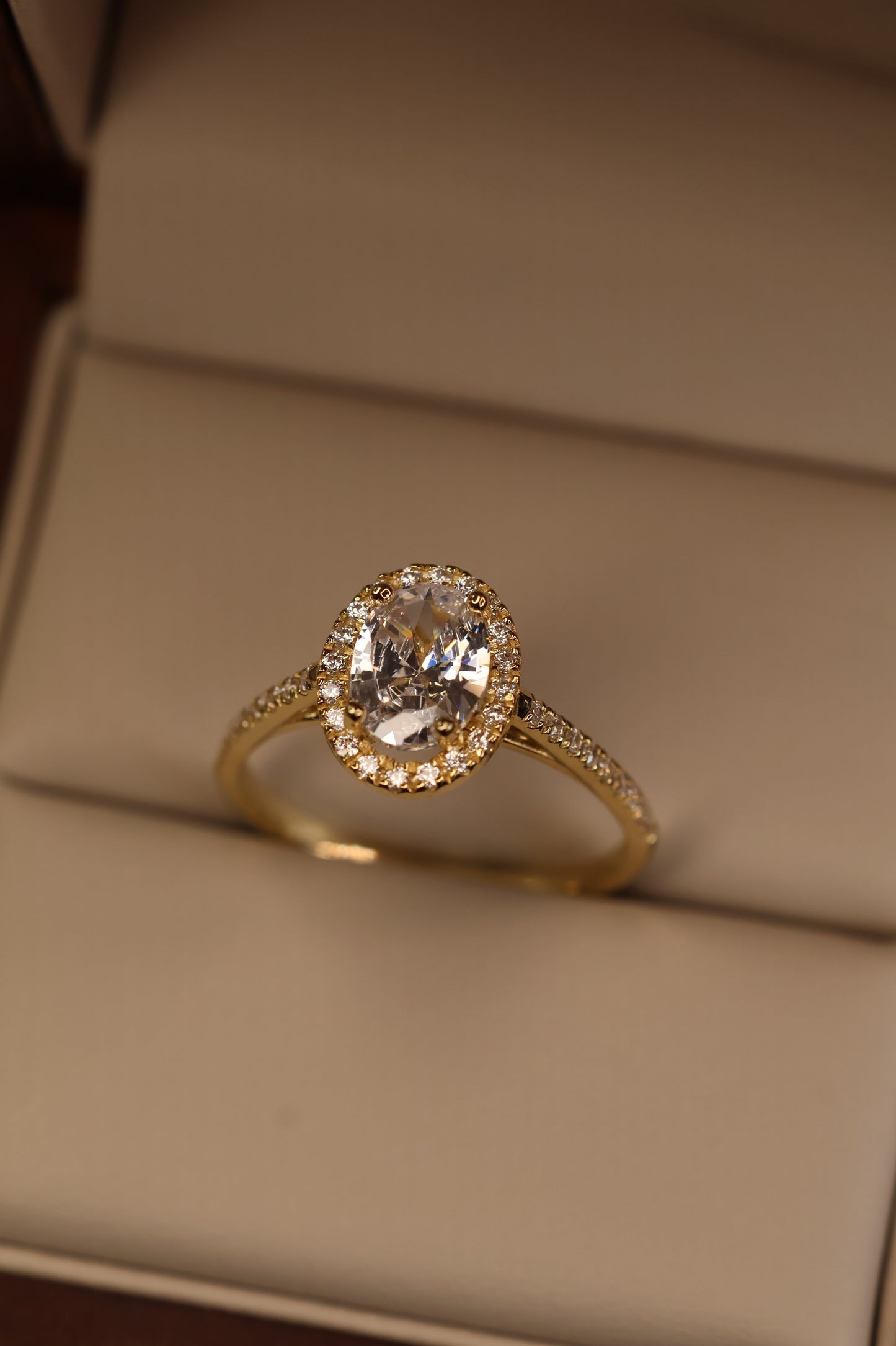 Anillo Sienna en Oro Amarillo 14k con Circonia Mod.15897