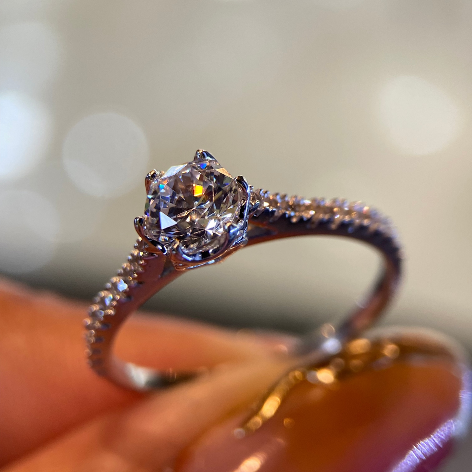Anillo de compromiso en oro